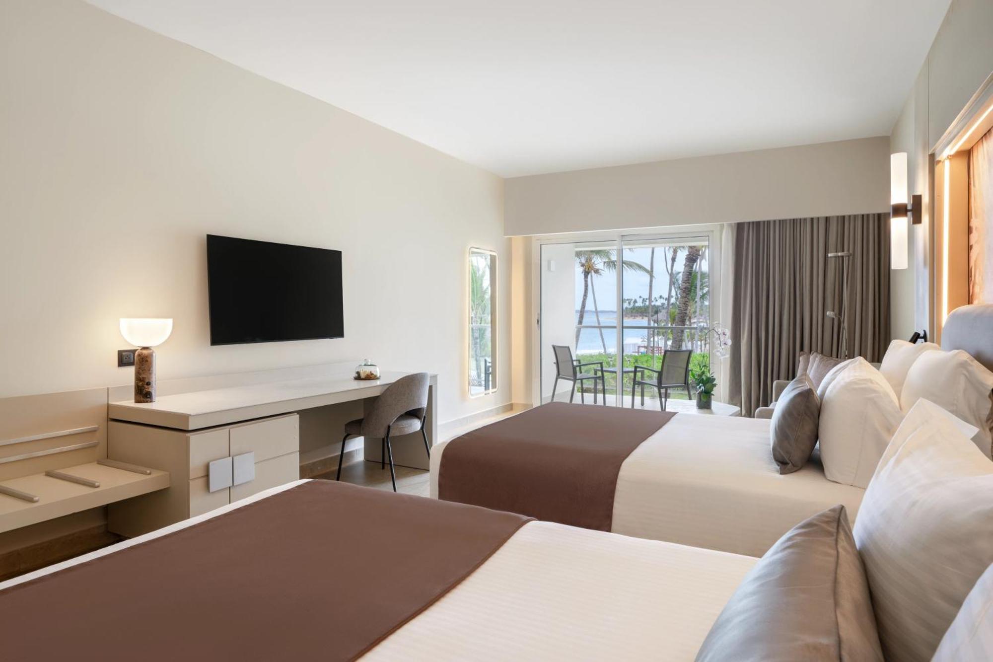 蓬塔卡纳布里斯莱斯Spa度假酒店 - 仅限成人 外观 照片 A room at the Hilton San Diego Bayfront