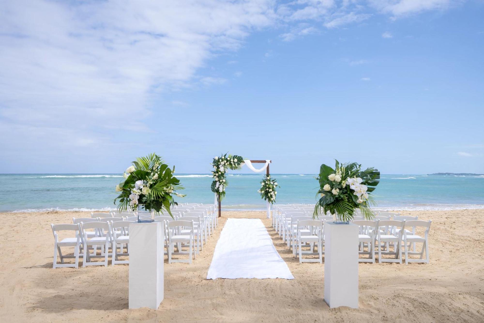 蓬塔卡纳布里斯莱斯Spa度假酒店 - 仅限成人 外观 照片 Beach wedding