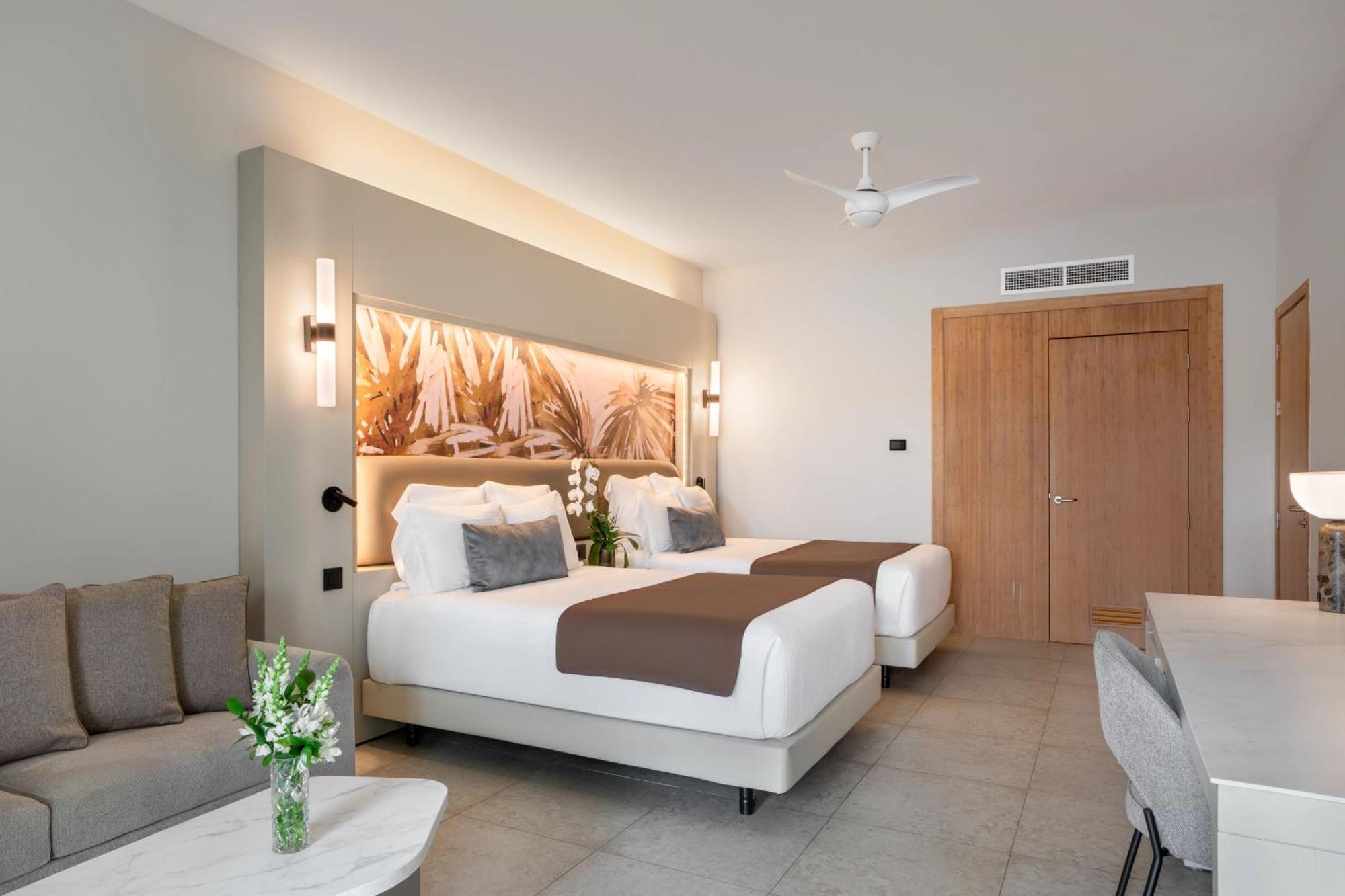 蓬塔卡纳布里斯莱斯Spa度假酒店 - 仅限成人 外观 照片 Deluxe Room